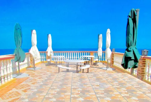 RedDoorz @ Joyce Palace Antique Hotels in Antique