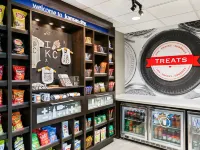 ハンプトン イン & スイーツ カンザスシティ ダウンタウン クロスローズ トムズタウンディスティリングカンパニー周辺のホテル