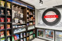 堪薩斯城市中心十字路口歡朋套房飯店