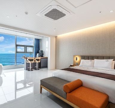 엘라포니시 호텔