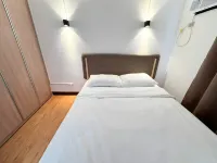 7-14min From Airport, SM mall, Large Work Table, Free Pool, Digital Nomad/Remote Work