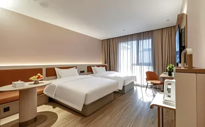 Pinxi Hotel (Kunming Dianchi Houhai Sunac Cultural Tourism City Branch) Отели в г. Новый западный автовокзал