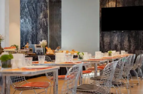 Modena by Fraser Putuo Shanghai Отели рядом со станцией Shanghai West Railway Station