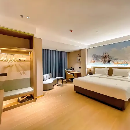 Haiyun Jia Hotel (Danzhou Baimajing Town Majing Night Market)