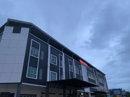 DSH Hotel Отели рядом с Аэропорт Куантан