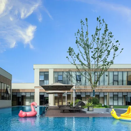 Yangzhou Fengyin wutong Holiday Hotel