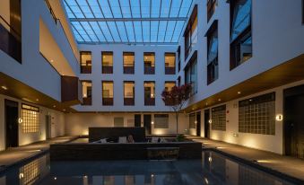 Shangri-La Yunjian Songyue B&B