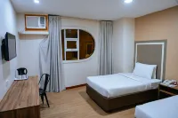 S Hotel & Residences