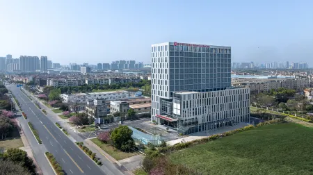 Hilton Garden Inn Suzhou Kunshan Отели рядом с достопримечательностью «Dinas Load and Unload Marina»