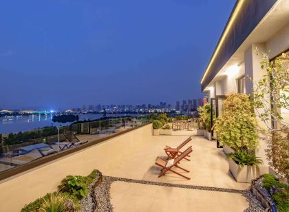 弥勒.與山民宿（湖泉自然公園）