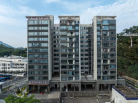 君葉庭酒店（情侶中路海天公園店） 鄰近情侶中路的酒店