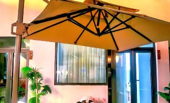 Yixi Xiaoju · Starry Sky Courtyard · Light Luxury Sojourn Guesthouse (Tekes Bagua City Branch)
