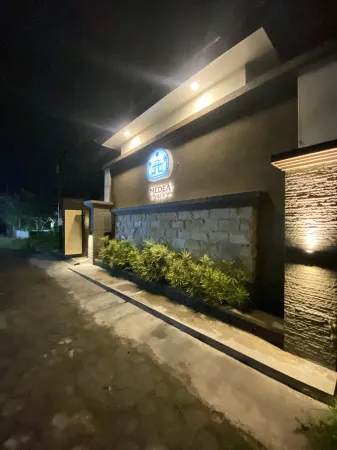 Medea Villa Banyuwangi Отели в г. Banyuwangi Sub-District