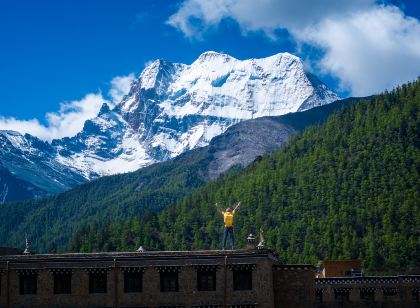 止山下酒店（稻城亞丁景區亞丁村店）