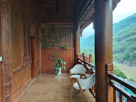 Yujian Renjia Homestay Отели рядом с достопримечательностью «Chishui Danxia Tourist Area Buddha Light Rock»