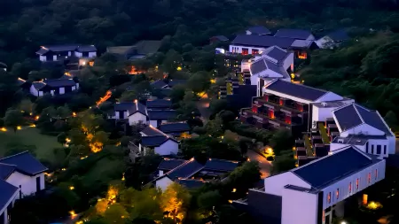 Cordis Dongqian Lake Ningbo Отели рядом с достопримечательностью «Erlingshan Hot Spring»