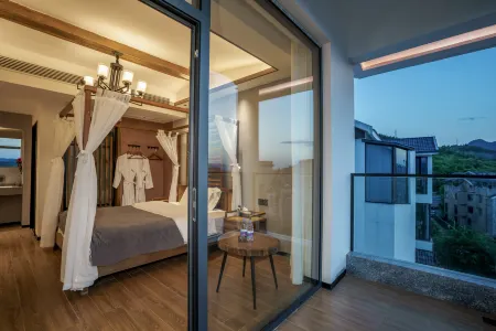 Zhangjiajie Relian Xishu Swimming Pool Courtyard-Style Hotel Отели рядом с достопримечательностью «Tianmen Cave»