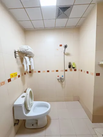 Meizhou Jiayuan Hotel (Meizhou Xueyi Middle School) Отели рядом с достопримечательностью «Jiaying University (Jiangbei Campus)»