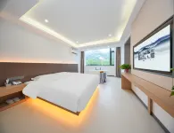 Banshan Jianhai Family Hotel (Qingdao Laoshan Scenic Area) Hotels near Yangkou Cableway