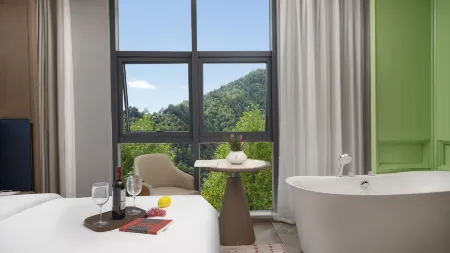 Xiuwen Shengzhi Grand Hotel Отели в г. Сювэнь