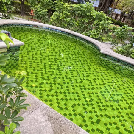 Qianjiang Hot Spring Hotel