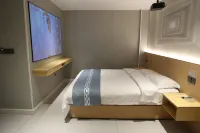 Qichun New Land Hotel