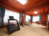 Villa am Qugecang Hotels in Batang