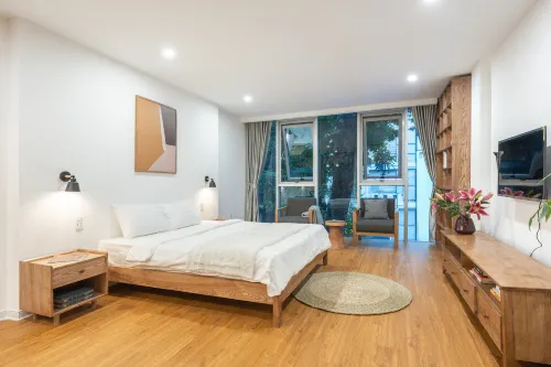 Smart Serviced House near Train Street