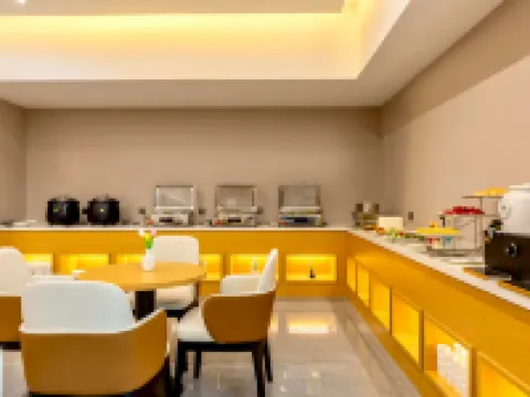 Yanting Jiaji Hotel (Fuhong Shuijing Licheng) Hotels in Yanting