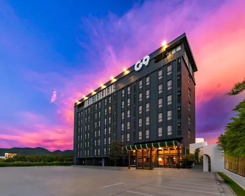 G9 HOTEL Kanchanaburi ウォー・ミュージアム周辺のホテル