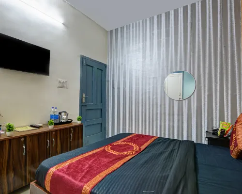 Hotel ALLEN STAY Uttam Nagar Hotels near NSIT