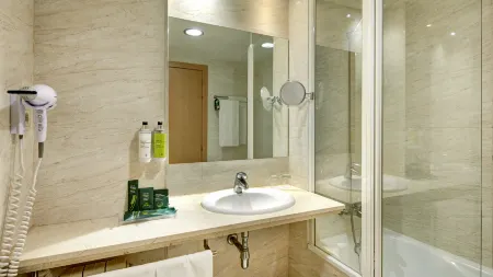 Sercotel Porta Barcelona Отели рядом с достопримечательностью «Walden7»