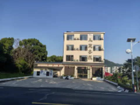 廬山山麓客棧（東林大佛店） 廬營地附近的飯店