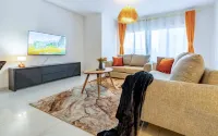 Spacious Loft |Pool + Gym| Playground & Family Fun 아이허브 주변 호텔