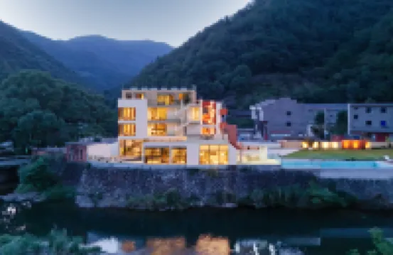 Floral Lux Hotel · Tara House