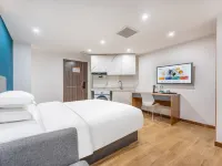 Kaiteng International Serviced Apartment (Shenzhen Dongmen Pedestrian Street The MIXC Store) Отели рядом с достопримечательностью «Парк Личи»