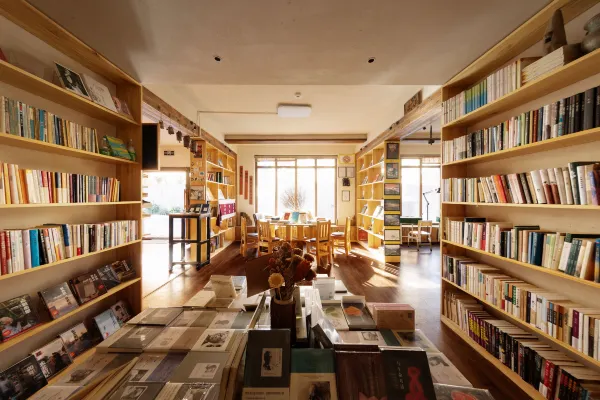 巌廬図書館