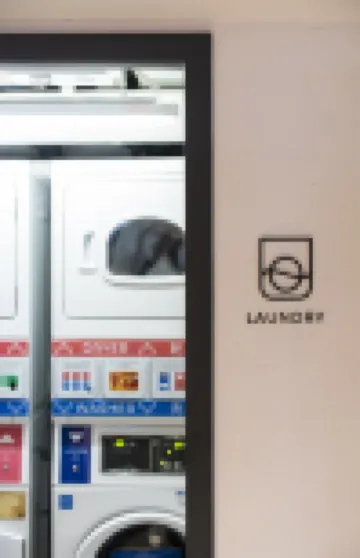 วีฟ สตูดิโอ - ปริ๊นซ์ เอ็ดเวิร์ด