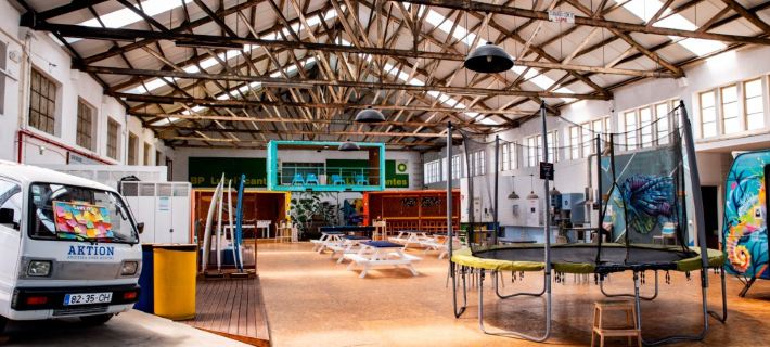 Wot Peniche Social Hotele w: Peniche
