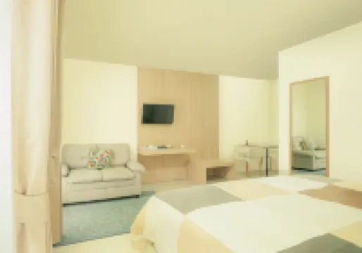 Baansuanprannok Hotel Hotels near Taling Chan