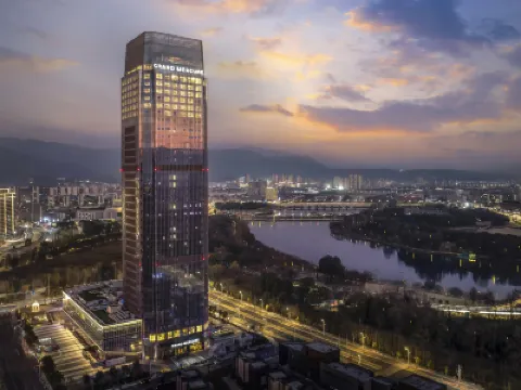 Taizhou Tiantai Accor Grand Mercure Hotel Hotel in zona Qiongtai Fairy Valley