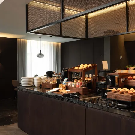 Guilin Yangshuo West Street City Center Atour Hotel