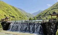 Eman Yinlu All Seasons Homestay (Guan'egou Grand Scenic Area)