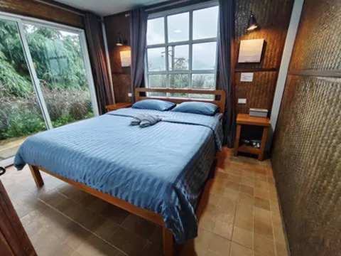 รูปภาพของบ้านกลางเขา