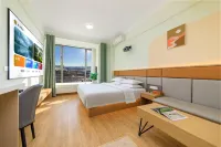 WeiNa  Hotel