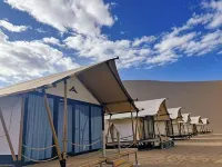 敦煌鳴沙山星野沙漠露營星空民宿 鄰近月牙泉小鎮的酒店
