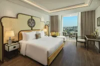 Grand Royal Riverside Hue, Fusion Collection