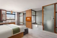 Monivong Clover Hotel
