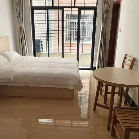 Aline Hotel