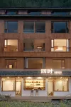 Sishi Four Seasons Homestay (Zhaoxing Dong Village)